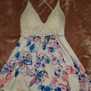 BRIGHT FLORAL STAPPY LOW CUT ROMPER LACE TOP